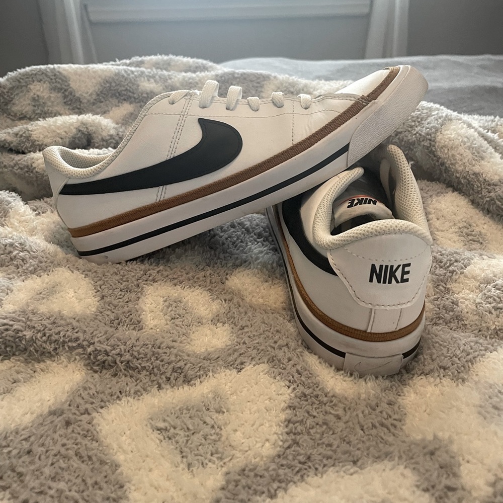 Nike Court Legacy Sneakers - Youth Size 6 (fit like Women’s size 8)